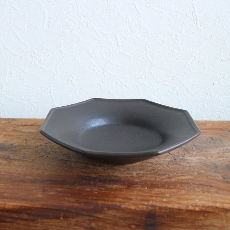 八角中深皿黒マット / あわびウェア | モノスタイル onlineshop