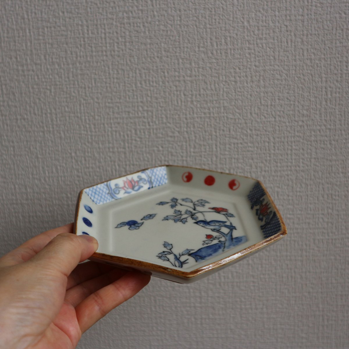 鳥遊戯画六角平向付月見 / 光萌窯 | モノスタイル . shop