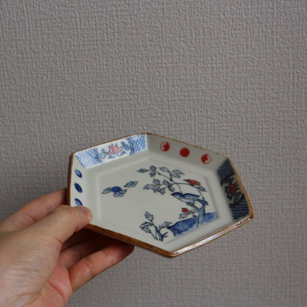 向付 2客 角鉢 染付 名家 蔵出し 初荷 極美品 風景 鳥 鳥遊戯画六角平向付月見 / 光萌窯 | モノスタイル . shop