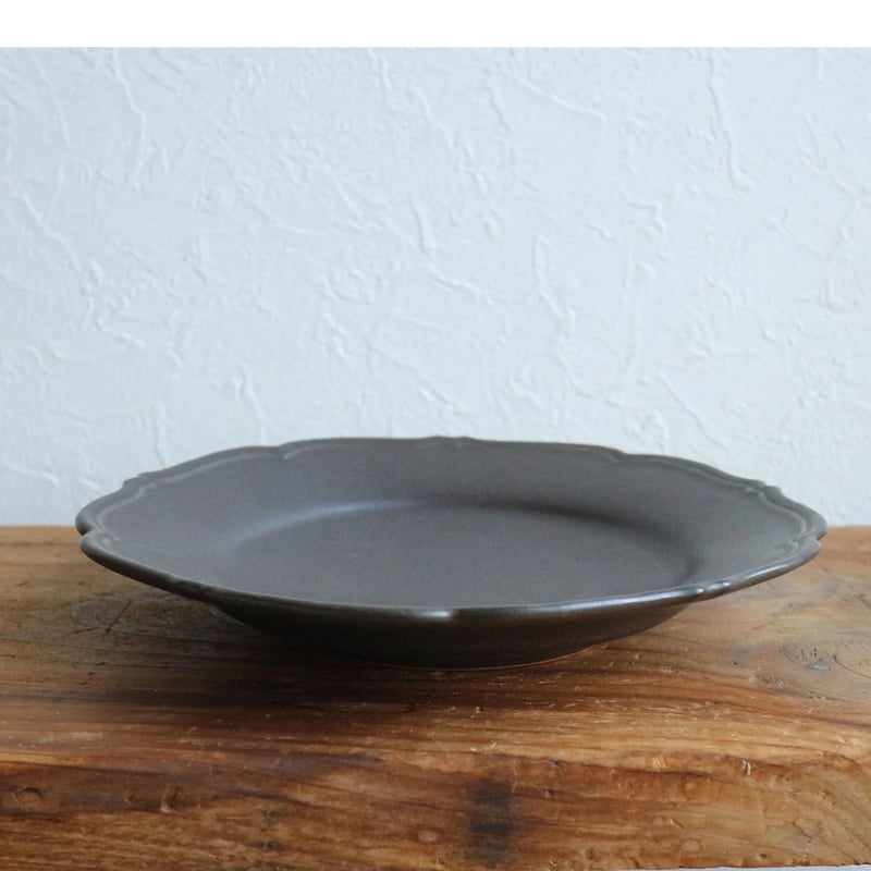 輪花皿M黒マット / あわびウェア | モノスタイル onlineshop