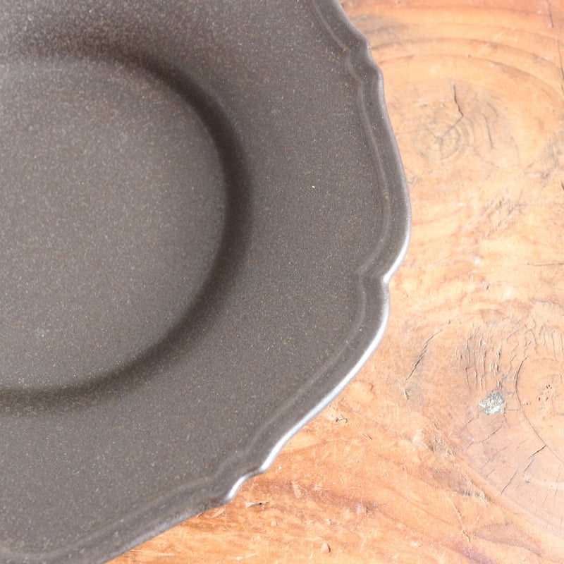 輪花中深皿黒マット / あわびウェア | モノスタイル onlineshop