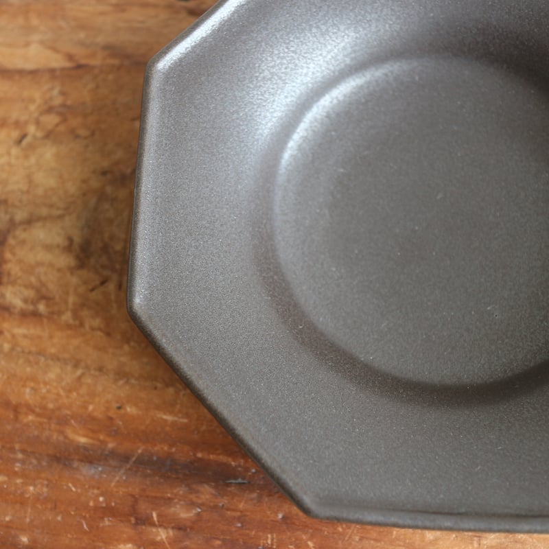 八角中深皿黒マット / あわびウェア | モノスタイル onlineshop