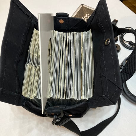 【受注制作品】SELECTOR /  岡山倉敷9号パラフィンキャンバス7インチレコードバッグ /  ブラック