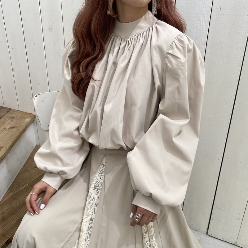 バックレースアップパフブラウス【211-1001】 | Deisy lotte