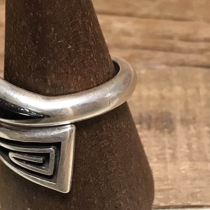 Navajo・OLDマルチインレイワークリング・希少 Navajo・OLDマルチインレイワークリング・希少 - メルカリ