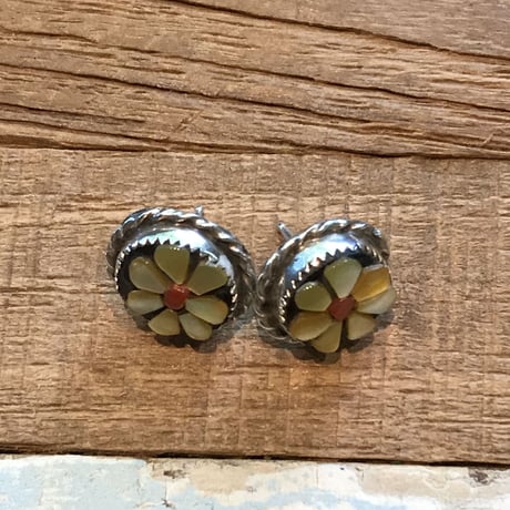 ☆zuni☆フラワーピアス