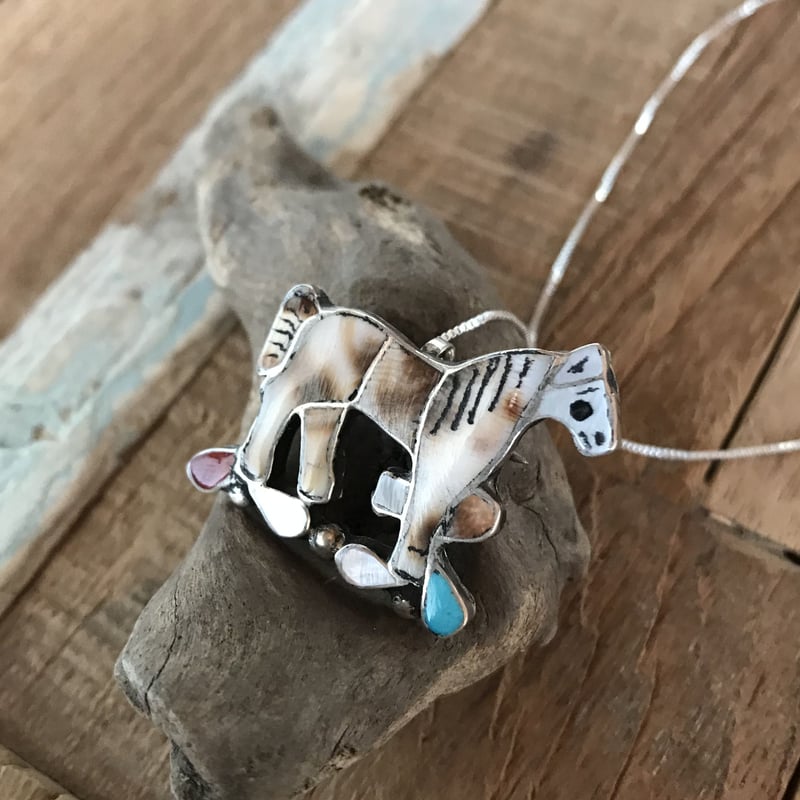 ☆zuni☆お馬ペンダント(ブローチ兼用) | F2.8Leather