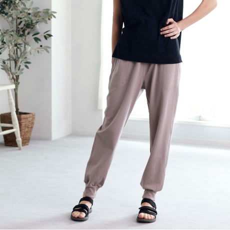 CLO388: jogger pants