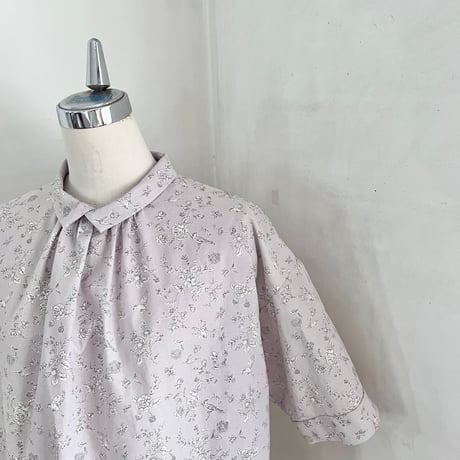 こかげシャツ　半袖　コットン　花鳥プリント　ラベンダー　　　　　　01-24213-5790