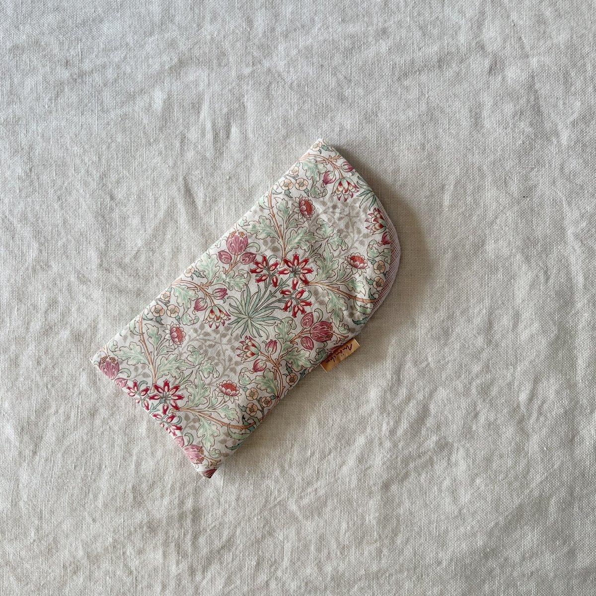 【再々販】優しいピンク色のメガネケース／ウィリアムモリス／カルトナージュ 再々販】優しいピンク色のメガネケース／ウィリアムモリス