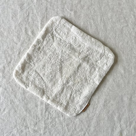 ふわりハンカチ　コットン／コットンリネン　花刺繍　　　　65-25202-02-1/02-2/02-3