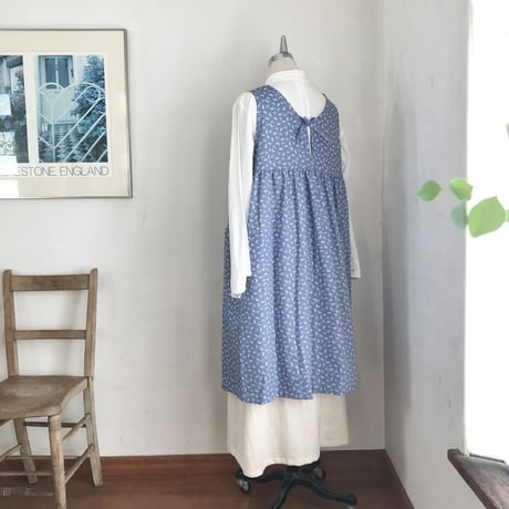 ココアエプロン　コットン　ポプリン　花プリント　ネイビー　　　　　　　18-23501-5390