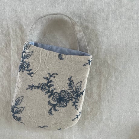 インナーポーチ　コットンリネン花刺繍　①ナチュラル花刺繡②ブルー花刺繍③アイスグレー花刺繍　62-19002
