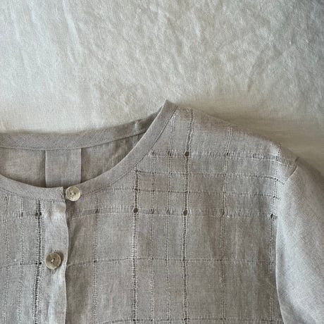 クレセントシャツ　リネン　空き羽ローンレース　ナチュラル　01-26308-60
