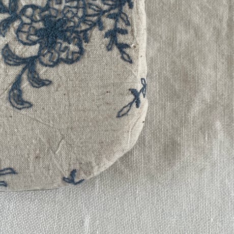 インナーポーチ　コットンリネン花刺繍　①ナチュラル花刺繡②ブルー花刺繍③アイスグレー花刺繍　62-19002