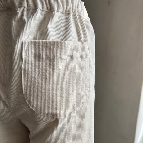 マロニエパンツ　コットン　中太コーデュロイストレッチ　アイボリー　　04-25501-09