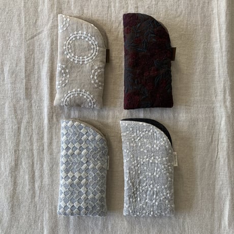 眼鏡ケース　コットンローン花刺繍　ブラウン　　　                                     62-19003-2295