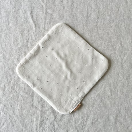 ふわりハンカチ　コットン／コットンリネン　花刺繍　　　　65-25202-02-1/02-2/02-3