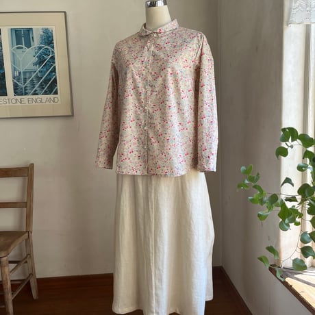 はるくシャツ　コットン　ミュウファン小花プリント　キナリ×ピンク　　01-25403-0390