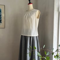 ペネロープトップ　コットンローン　キナリリング刺繡　01-26218-0395