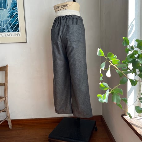 マロニエパンツ　(裏付)  ウールエターミン　チャコールグレー　　　　　　　04-25412-05