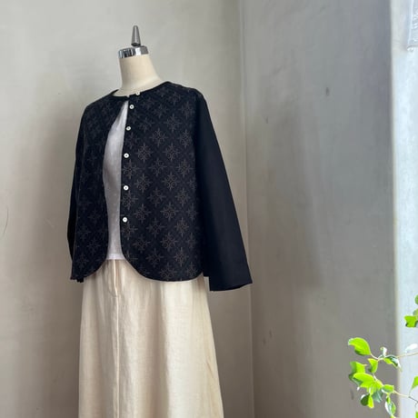 サンドジャケット　コットンリネン　花菱刺繡　ブラック　10-26203-0695
