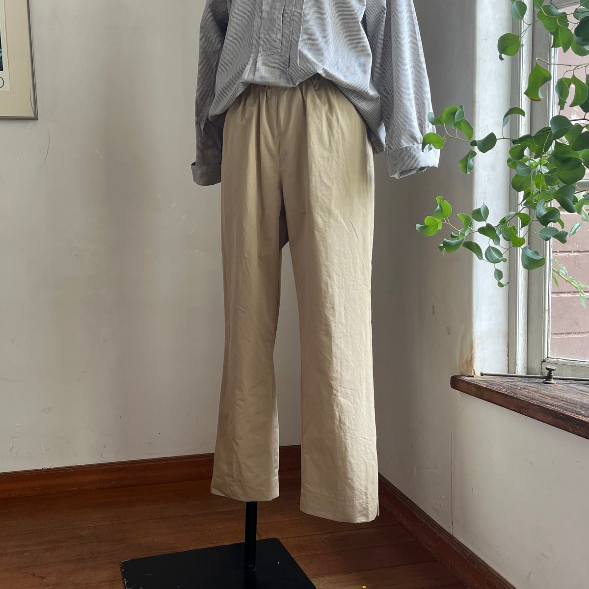 スッキリパンツ コットンリネン ワッシャーツイル ベージ 04-25408-10 |