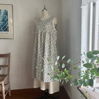 ココアエプロン　コットンリップル　ローン　中花プリント　　18-26302-0291