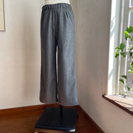 マロニエパンツ　(裏付)  ウールエターミン　チャコールグレー　　　　　　　04-25412-05