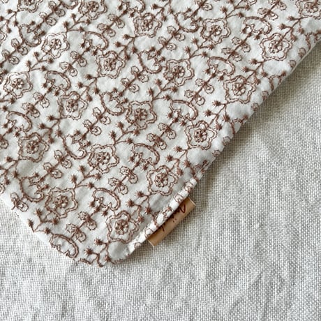 ふわりハンカチ　コットン／コットンリネン　花刺繍　　　　65-25202-02-1/02-2/02-3