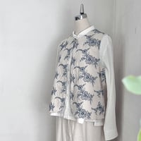 みみずくベスト　コットンリネン　スラブ　花刺繍　ナチュラル×ブルー　　　　　09-24401-6095