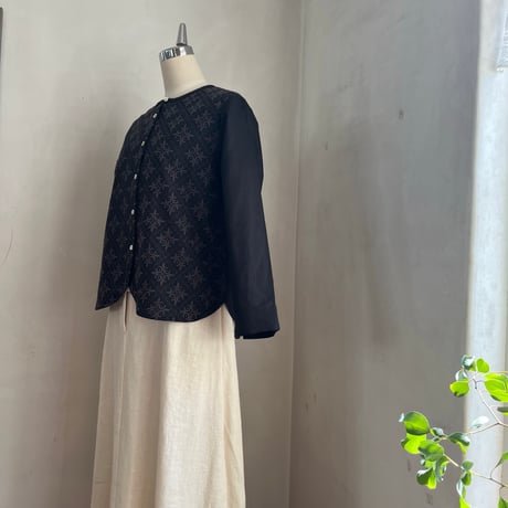 サンドジャケット　コットンリネン　花菱刺繡　ブラック　10-26203-0695