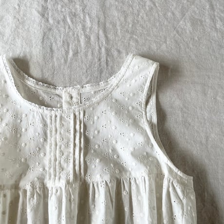 マロニエエプロン　コットン　ローン小玉刺繍　オフホワイト　　　　18-25401-0295