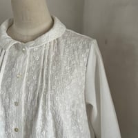 あんずブラウス(半袖)　コットン　キャンブリック　ランタナ刺繍　オフホワイト　 01-26201-0295