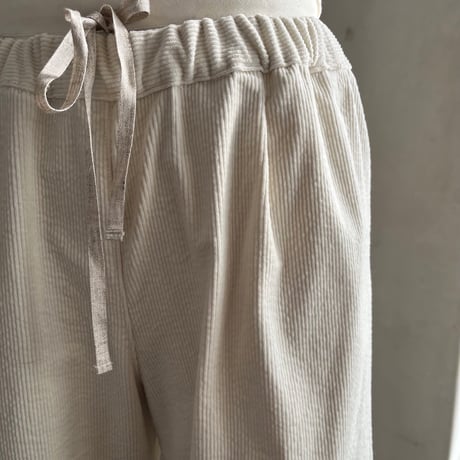 マロニエパンツ　コットン　中太コーデュロイストレッチ　アイボリー　　04-25501-09