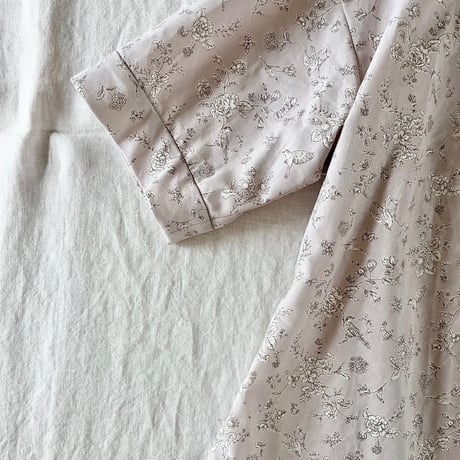 こかげシャツ　半袖　コットン　花鳥プリント　ラベンダー　　　　　　01-24213-5790