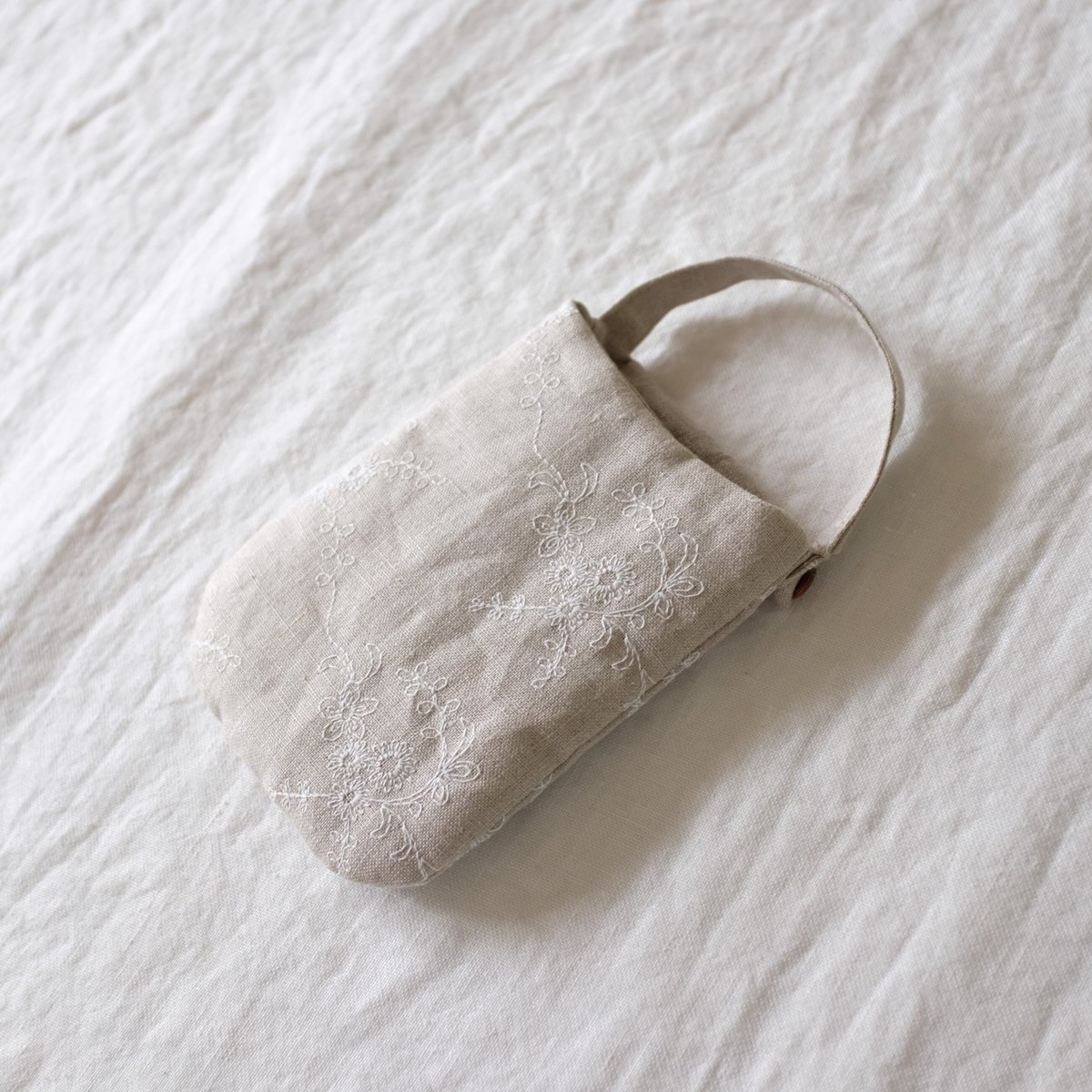 【リネン刺繍　nonpii様オーダー専用ページ】マルチクロス　ボートポーチ リネン刺繍 nonpii様オーダー専用ページ】マルチクロス ボート