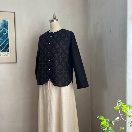 サンドジャケット　コットンリネン　花菱刺繡　ブラック　10-26203-0695