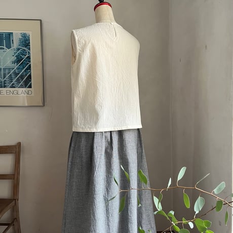 ペネロープトップ　コットンローン　キナリリング刺繡　01-26218-0395