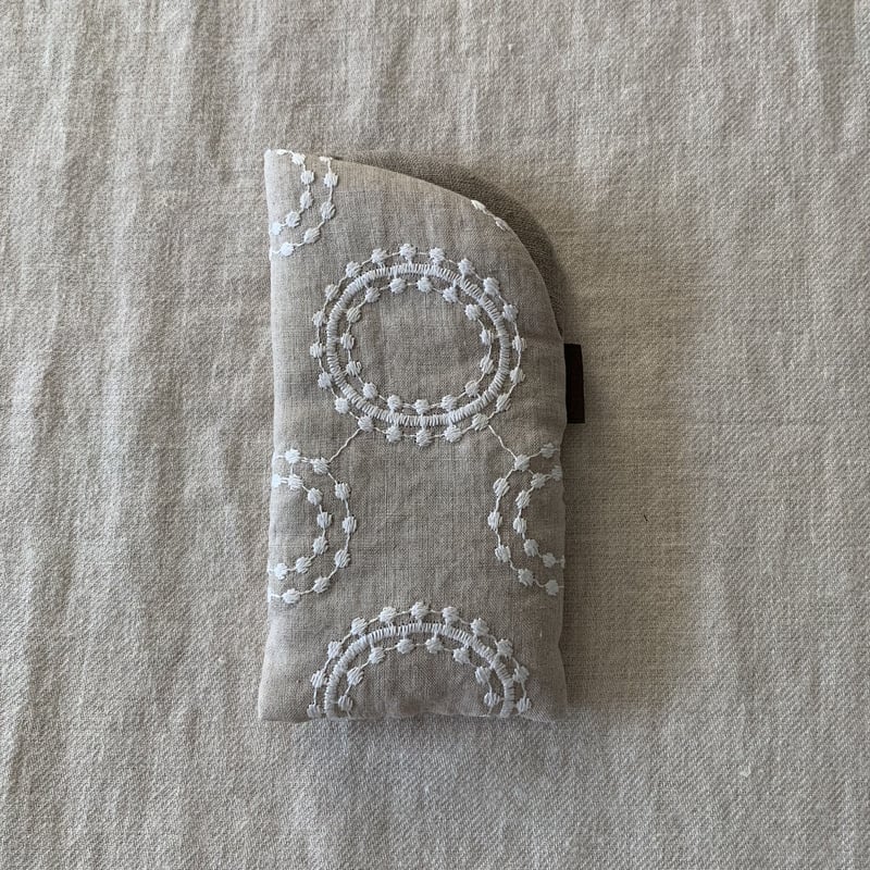 【リネン刺繍　kako☆ページ】クッションカバー　メガネケース リネン刺繍 kako☆様専用ページ】クッションカバー メガネケース