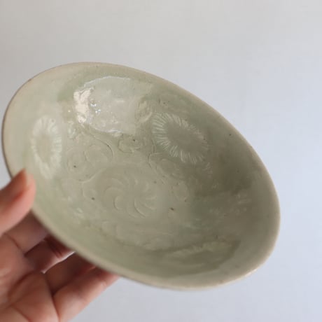 日高伸治　青磁象嵌菊文鉢