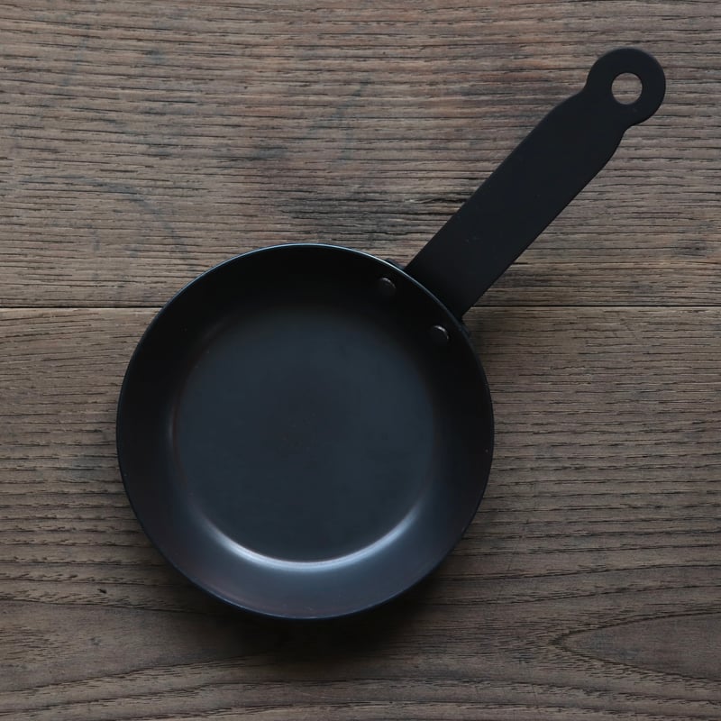 TUMMY フライパン 黒色 TUMMY フライパン 黒色 楽天市場】鉄フライパン（黒皮仕上