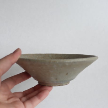 叶谷真一郎　5寸浅鉢（灰粉引）