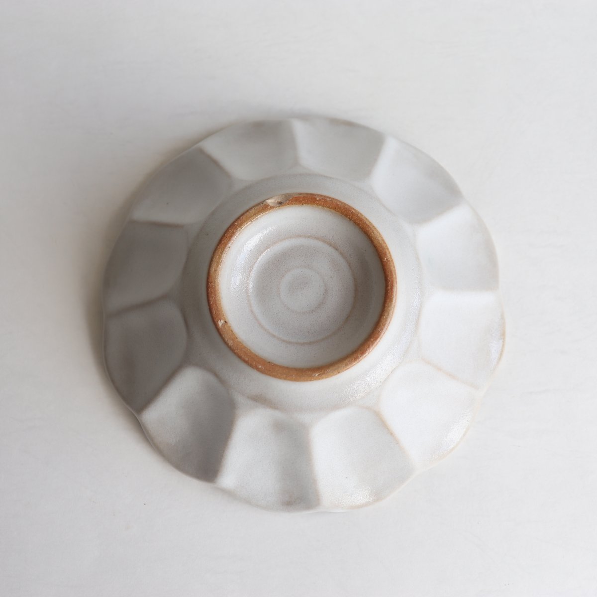中国 無地輪花碗　f2250218 田中文哉 輪花鉢 ホワイト | savi no niwa