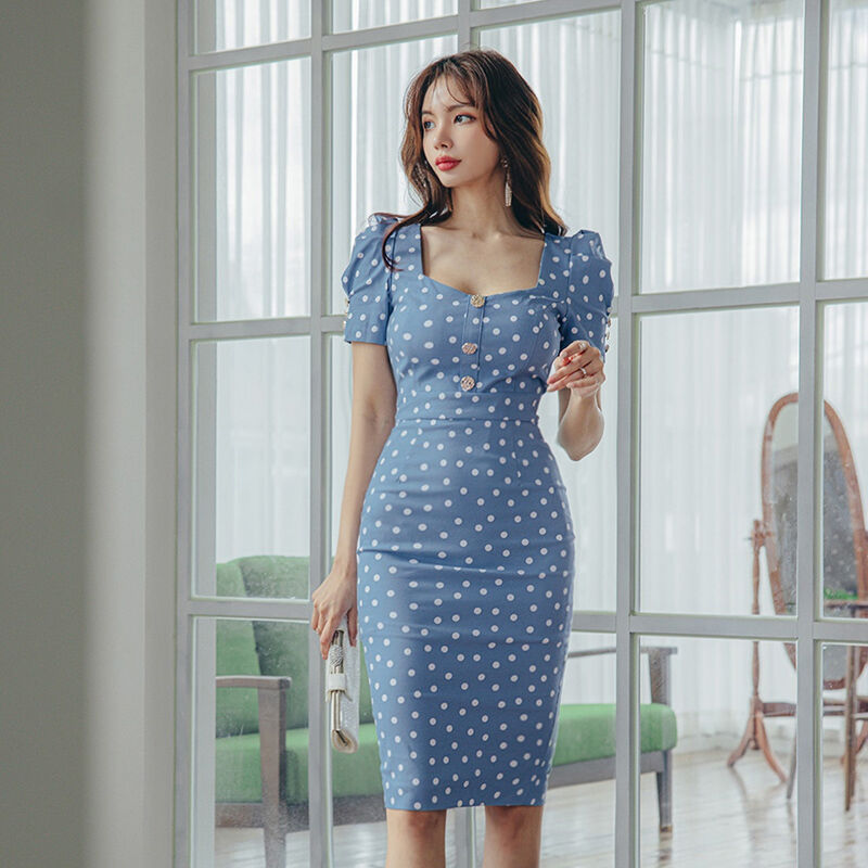 美品✨ダイグラム スクエアパフニットワンピース 金ボタン 36 青 ベルト 美品✨ダイグラム スクエアパフニットワンピース 金ボタン 36 青
