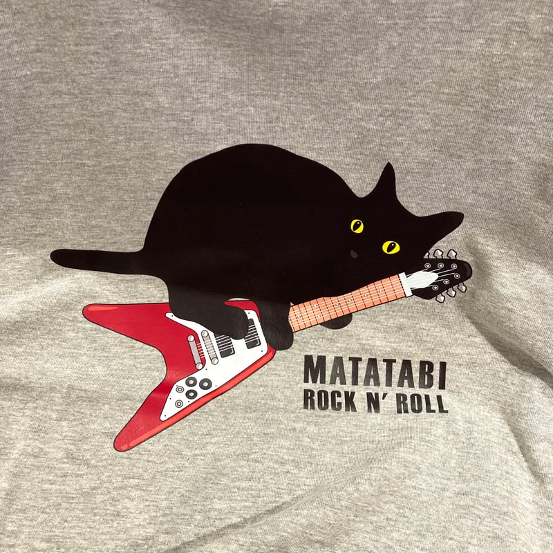 またたびロックンロール 黒猫とギター（レッド）Tシャツ | MATATABI GARAGE
