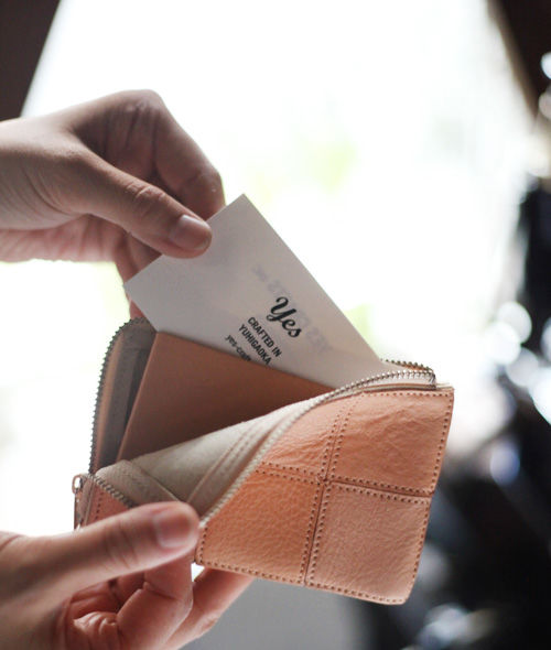 yes crafts（イエスクラフツ）/SQUARE CARD CASE/red | TORT