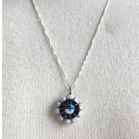 INDIAN JEWELRY /Zuni silver Sanface necklace/shell