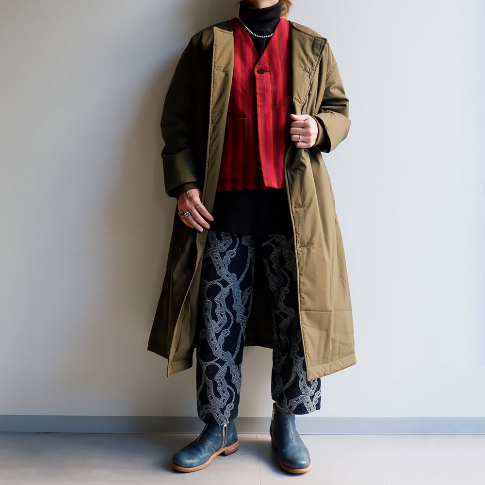 ユニヴァーサルティシュ タイプライターキルティング ノーカラーベルト