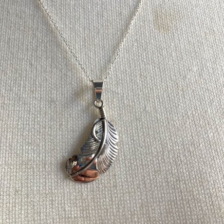 INDIAN JEWELRY /Navajo silver feather necklace